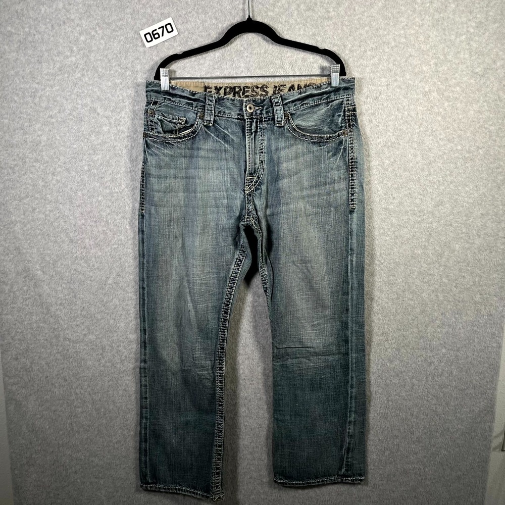 Express Jeans Mens 33x30 Blue Denim Light Wash Medium Wash Loose Fit Straight